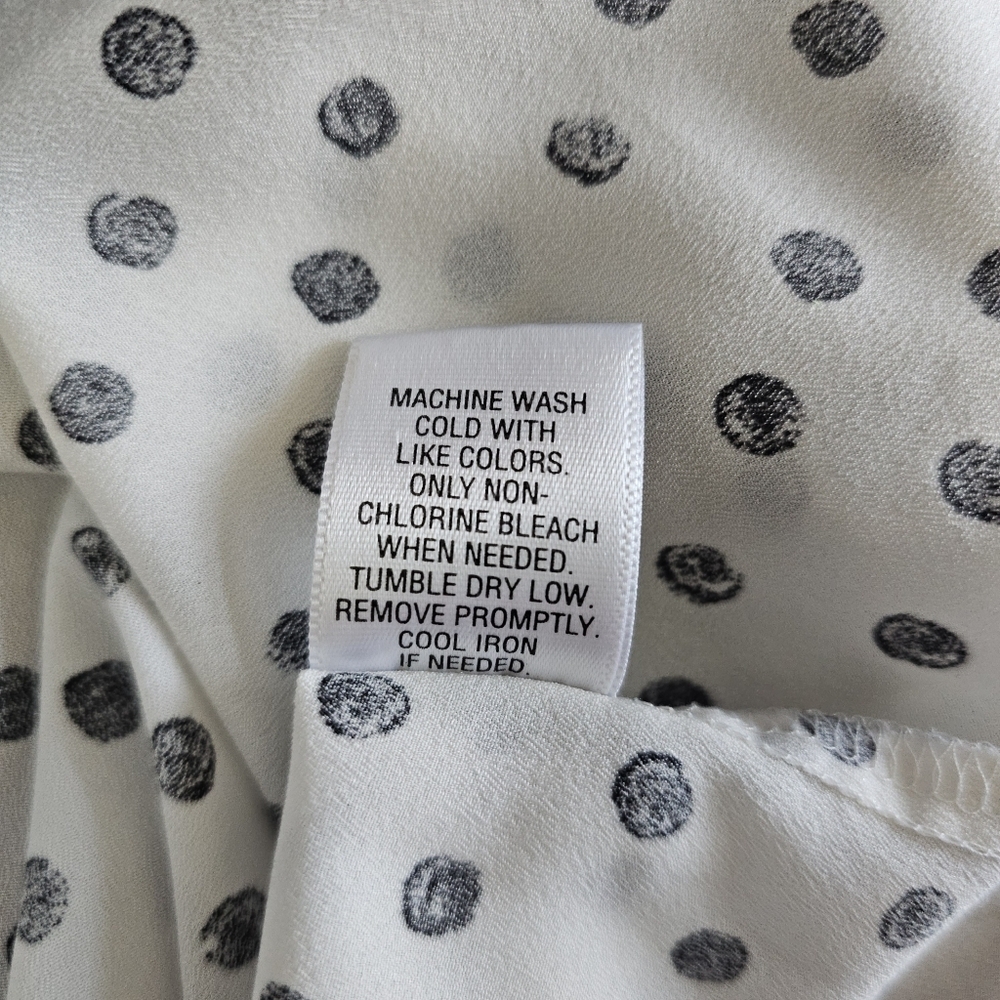 Apt. 9 silky blouse size S - Picture 5 of 11